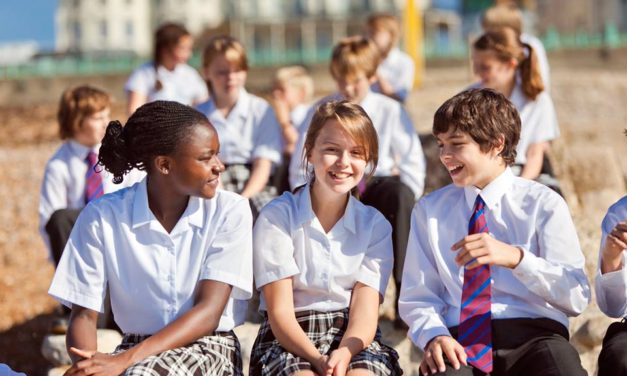 Escolas britânicas adotam uniforme sem restrição de gênero