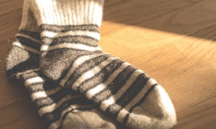 Marca aproveita meias usadas para fazer cobertores