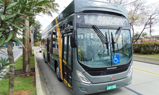Ônibus movido a energia solar chega a Florianópolis