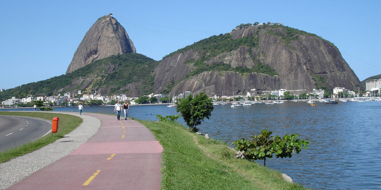 Movimento luta por melhores condições de caminhada no Rio