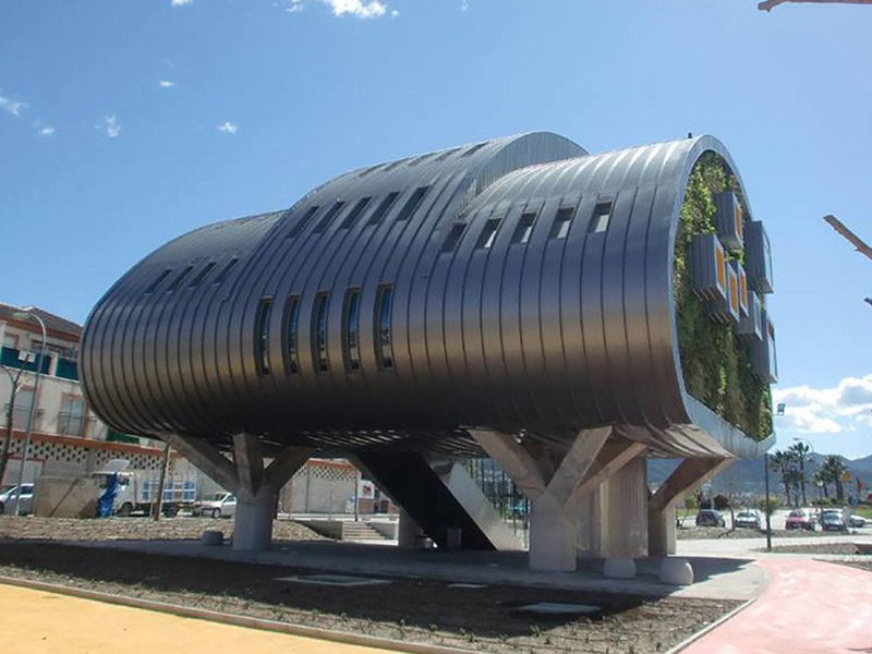 Lateral do prédio Net Zero Energy em Málaga, na Espanha.