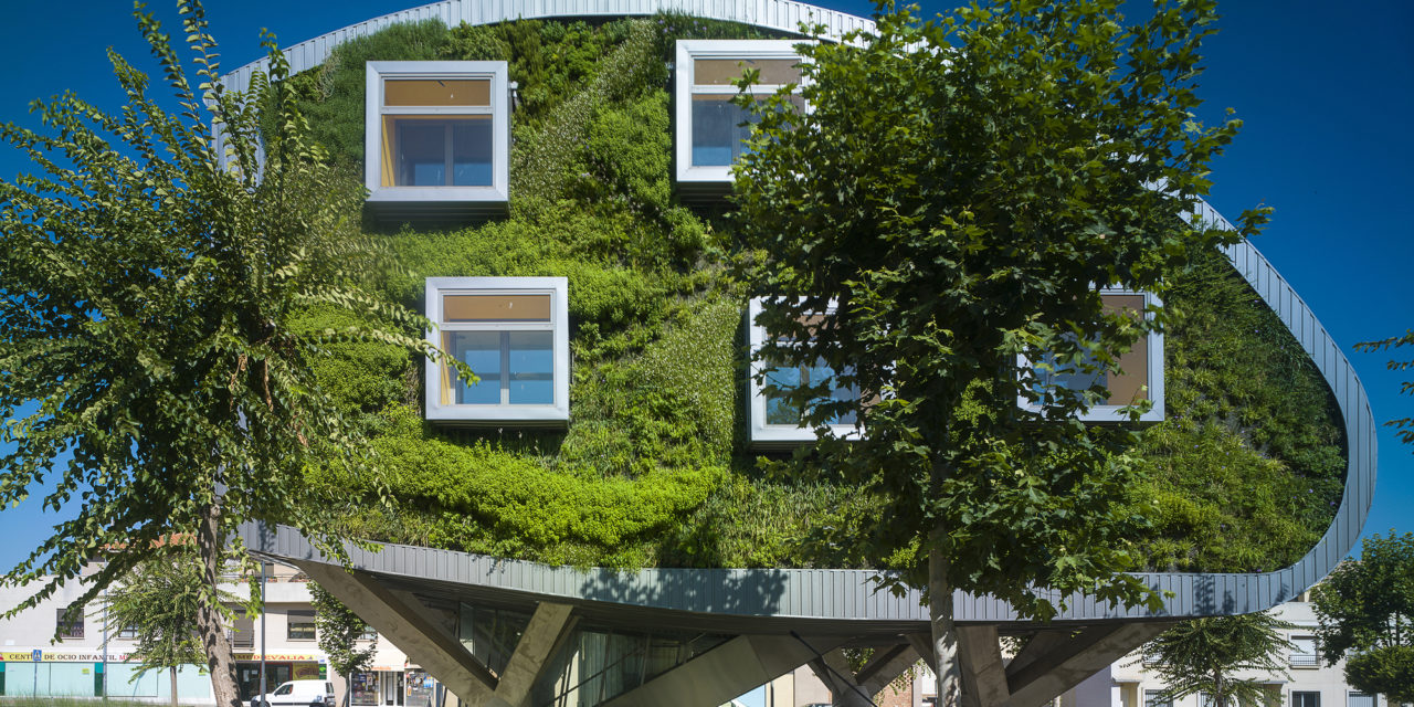 Edifício verde em Málaga vira referência de arquitetura sustentável 