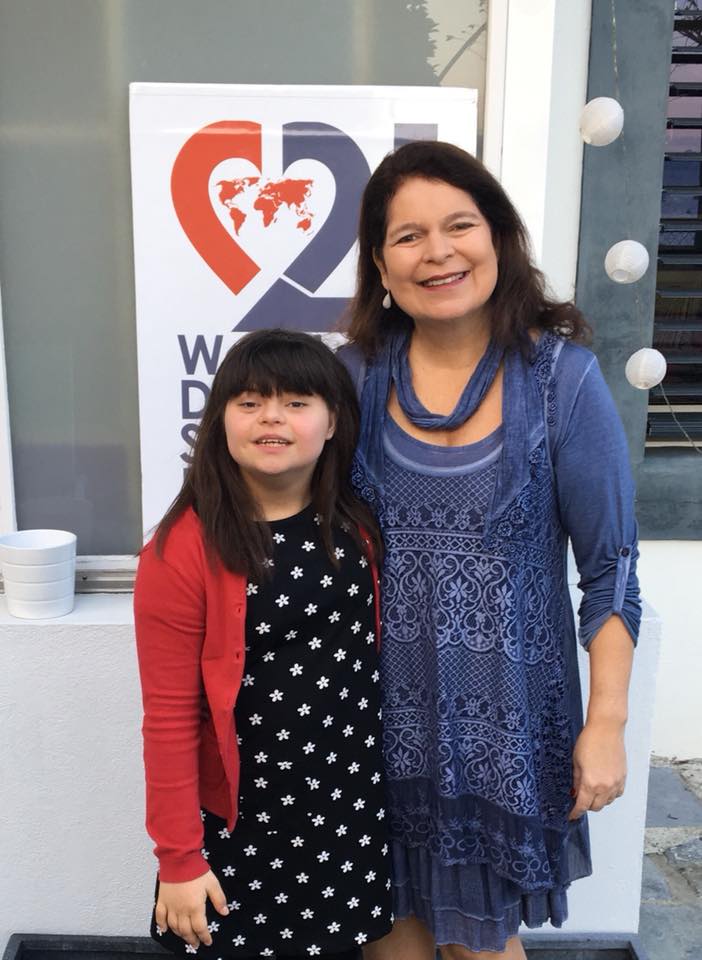 Patricia Almeida e a filha Amanda, portadora da síndrome de Down