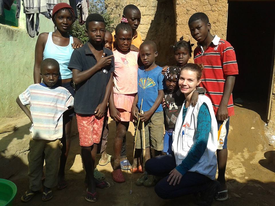 A enfermeira Marina Barardi durante missão na Guiné-Bissau. Foto Acervo Pessoal
