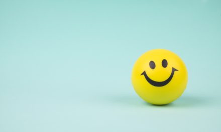 Felicidade: conexão com os outros, generosidade e gratidão mudam tudo