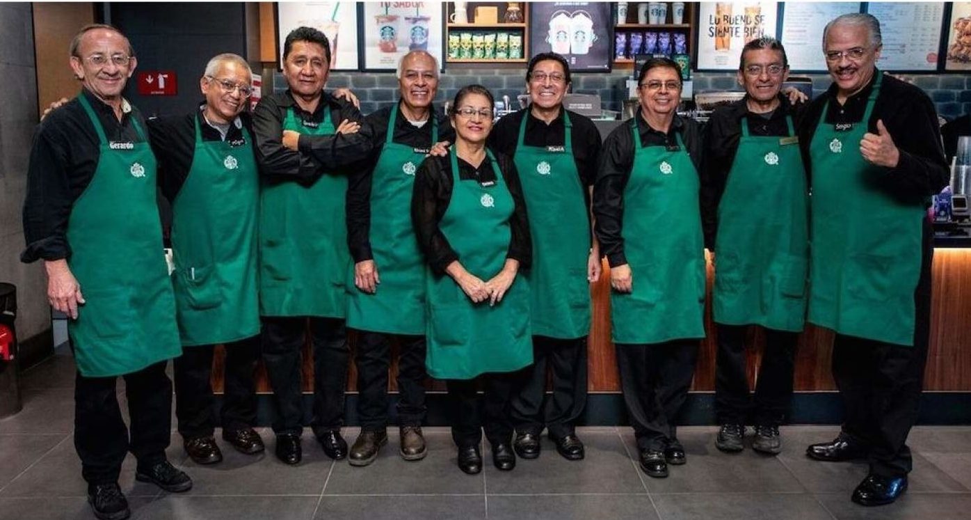 Equipe madura da rede de cafeterias no México. Foto Divulgação