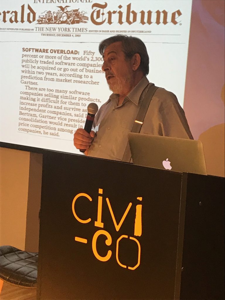 O empresário George Koukis em palestra no CIVI-CO, SP